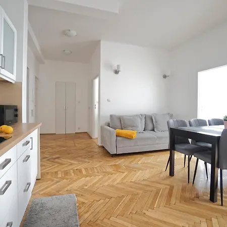 Premium Standard Old Town Apartman *